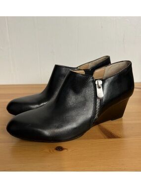Adrienne Vittadini Black Leather‎ Wedge Booties 6.5 Midge